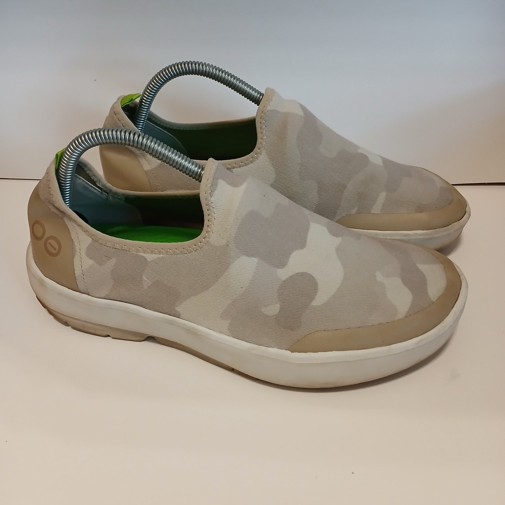 OOFOS OOmg Eezee Low Womens 10 Beige Camo Casual Slip On Recovery Shoes